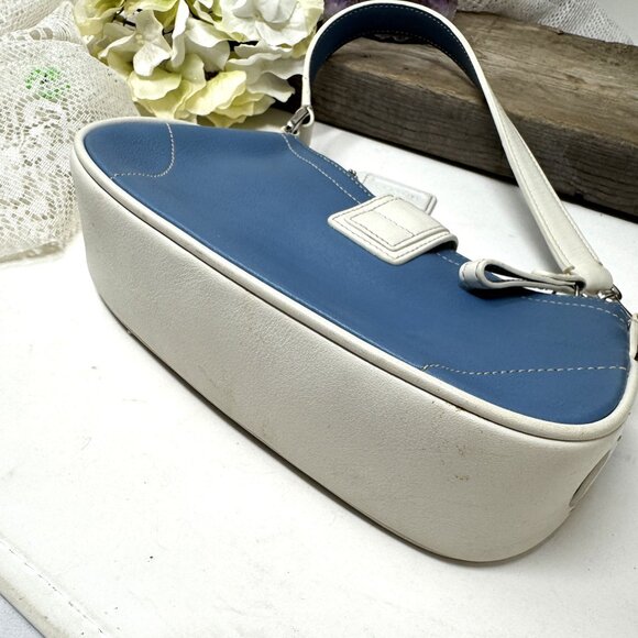 Coach Blue & White Leather Buckle Shoulder Bag With Zip Closure & Inner Pockets - Picture 7 of 9
